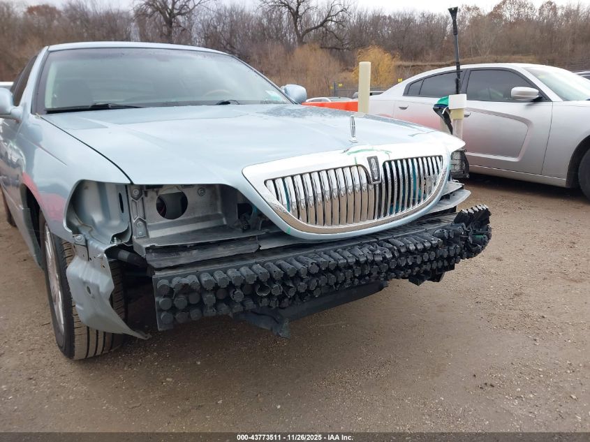 2009 Lincoln Town Car Signature Limited VIN: 2LNHM82V79X629084 Lot: 43773511