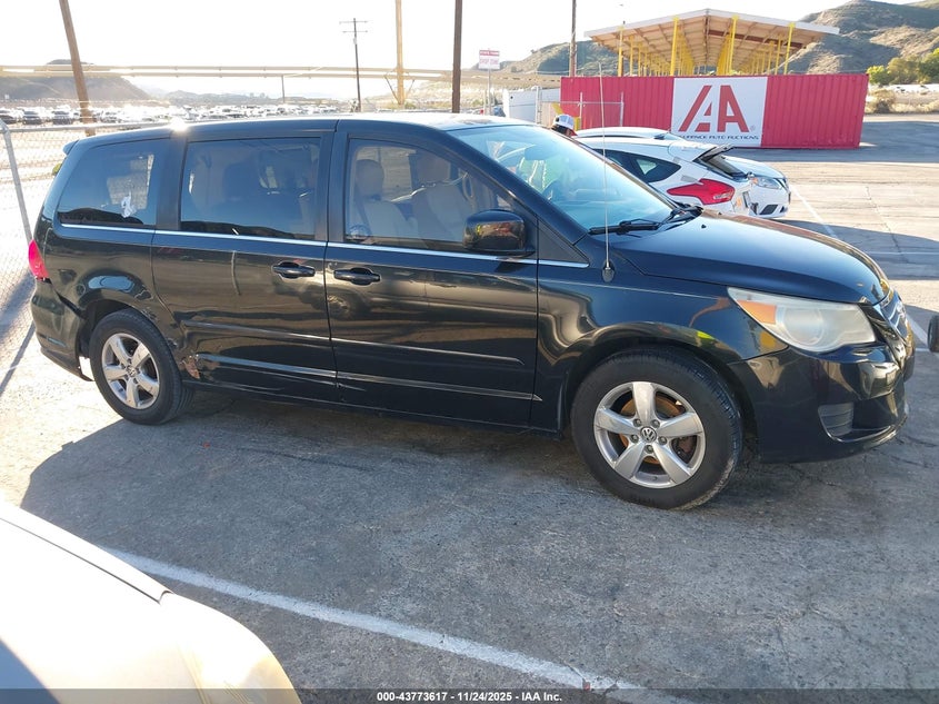 2010 Volkswagen Routan Se VIN: 2V4RW3D12AR246152 Lot: 43773617