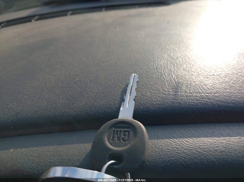 2004 Chevrolet Avalanche 1500 VIN: 3GNEC12T74G112121 Lot: 43773689