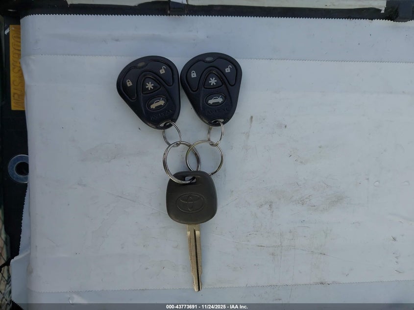 2006 Toyota Matrix Xr VIN: 2T1LR30E36C562554 Lot: 43773691