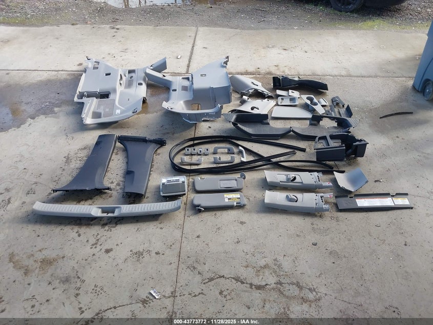 2018 Toyota Highlander Hybrid Xle VIN: 5TDJGRFH1JS049255 Lot: 43773772