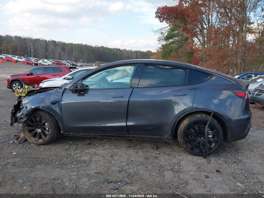 2021 Tesla Model Y Long Range Dual Motor All-Wheel Drive VIN: 5YJYGDEE1MF176377 Lot: 43773905
