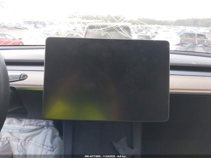 2021 Tesla Model Y Long Range Dual Motor All-Wheel Drive VIN: 5YJYGDEE1MF176377 Lot: 43773905