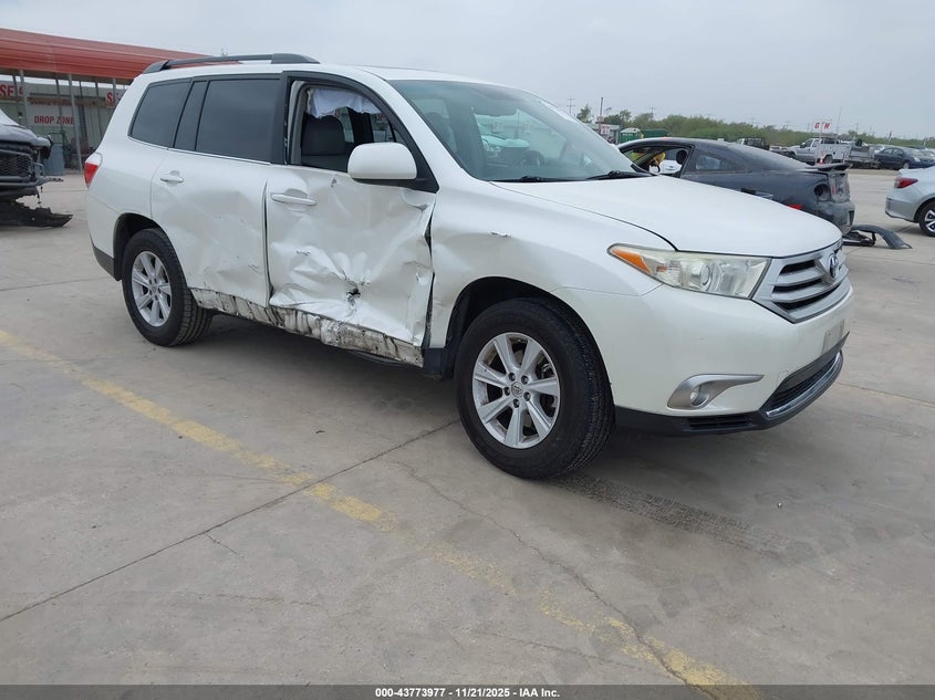 TOYOTA HIGHLANDER SE V6