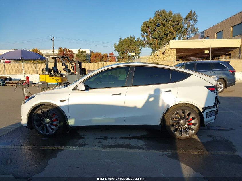 2024 Tesla Model Y Performance Dual Motor All-Wheel Drive VIN: 7SAYGDEF7RF049507 Lot: 43773999
