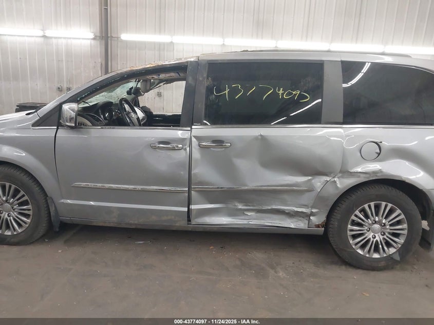 2014 Chrysler Town & Country Touring-L VIN: 2C4RC1CG5ER108785 Lot: 43774097