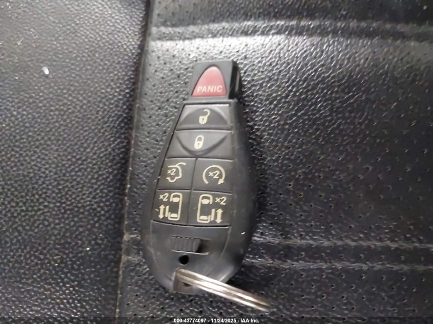 2014 Chrysler Town & Country Touring-L VIN: 2C4RC1CG5ER108785 Lot: 43774097