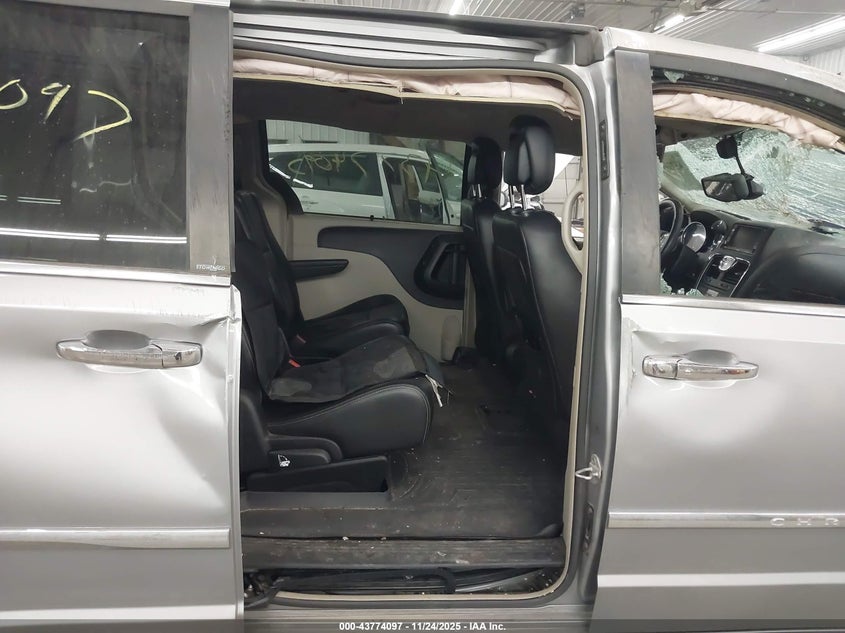 2014 Chrysler Town & Country Touring-L VIN: 2C4RC1CG5ER108785 Lot: 43774097