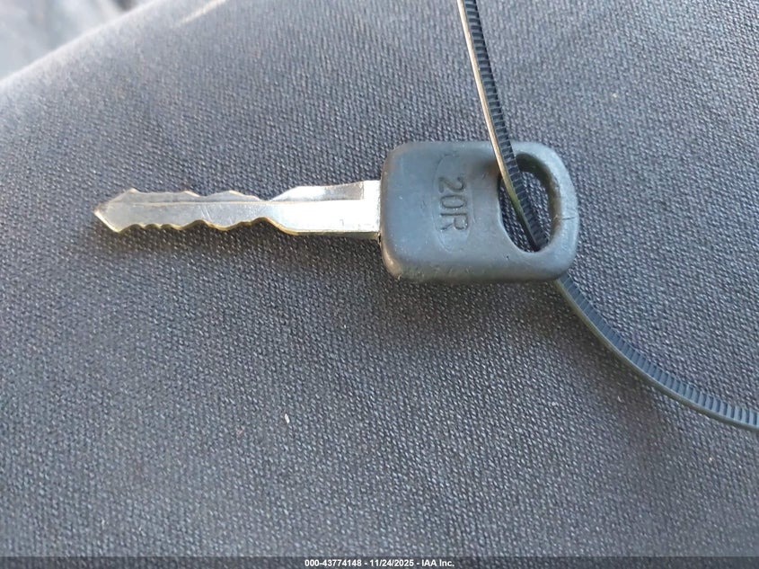 1995 Ford Econoline E350 VIN: 1FBHE31G6SHA38729 Lot: 43774148