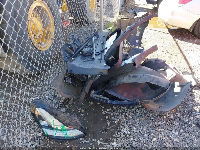 2022 Tesla Model Y Long Range Dual Motor All-Wheel Drive VIN: 7SAYGDEE8NF393039 Lot: 43774200