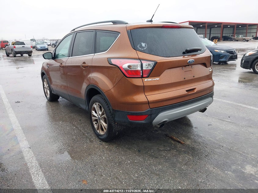 1FMCU0GD8HUC98856 2017 FORD ESCAPE photo no. 3