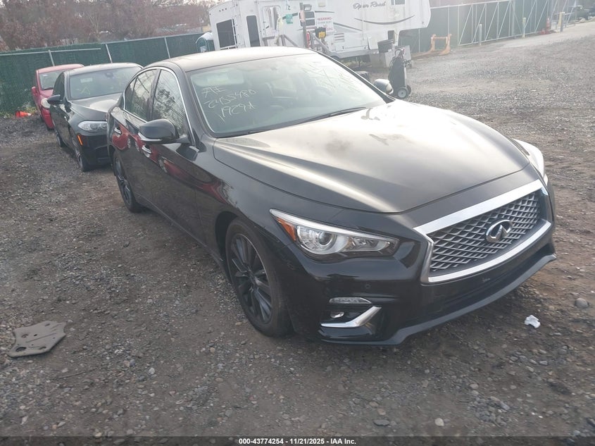 INFINITI Q50 LUXE AWD