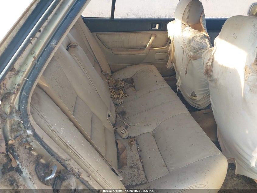 1988 Acura Legend L VIN: JH4KA4659JC037983 Lot: 43774295