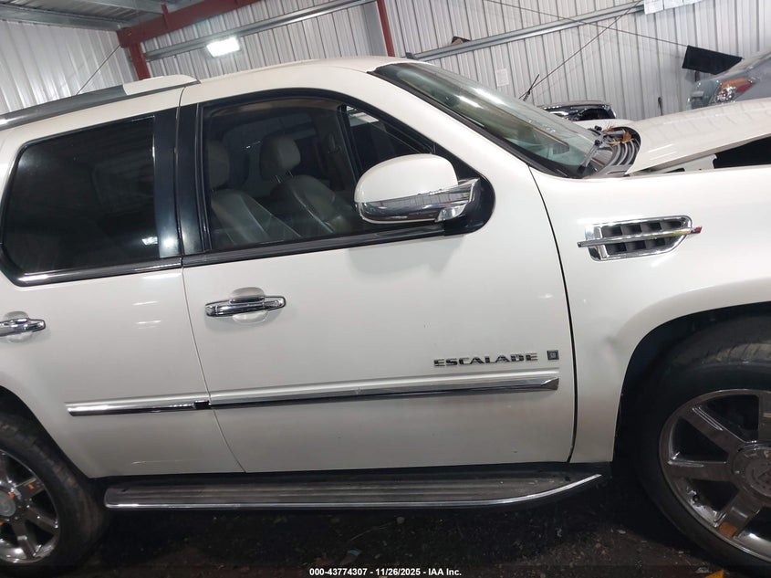 2007 Cadillac Escalade Standard VIN: 1GYFK63897R353507 Lot: 43774307