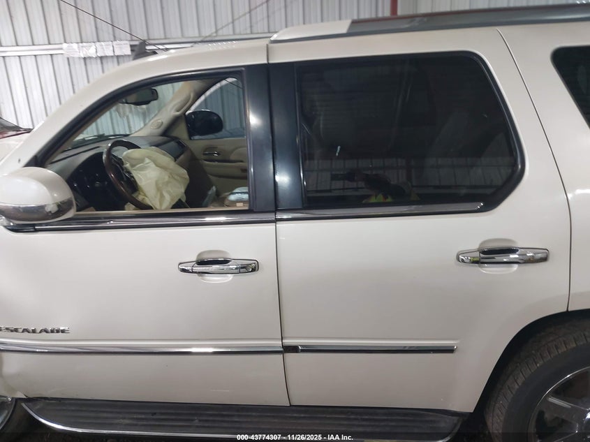 2007 Cadillac Escalade Standard VIN: 1GYFK63897R353507 Lot: 43774307