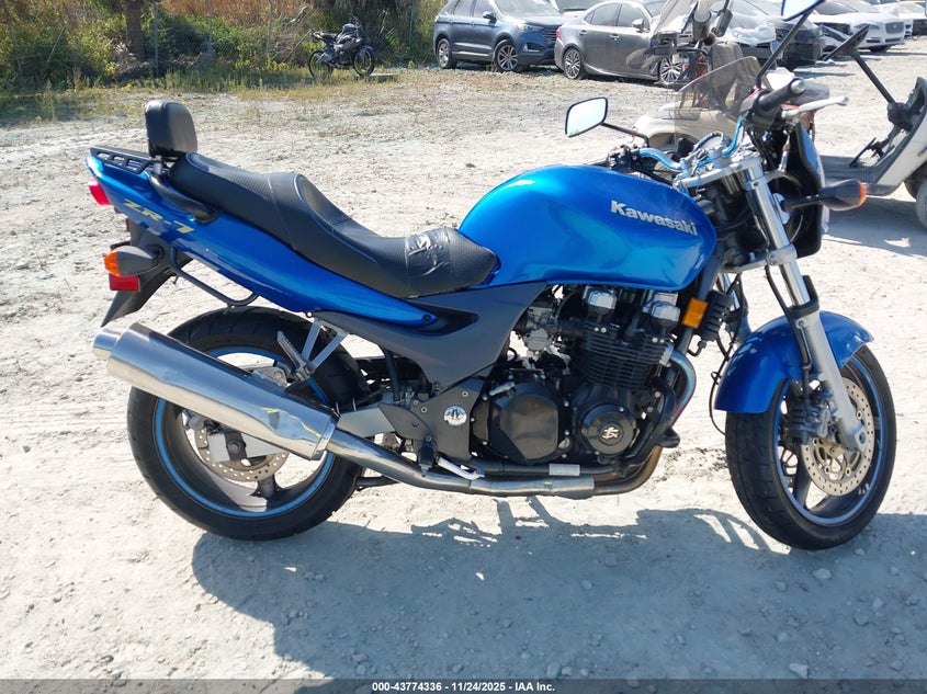 JKAZRDF13YA012292 2000 KAWASAKI ZR photo no. 13