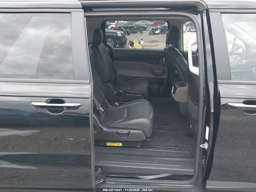 2025 Kia Carnival Mpv Lxs VIN: KNDNB5K37S6453777 Lot: 43774341