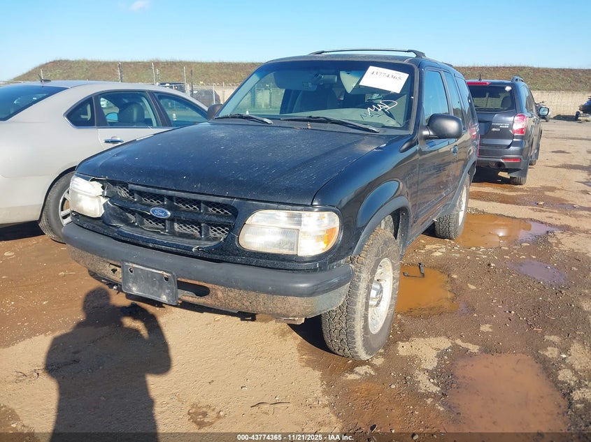 1FMYU24X6WUB58527 1998 FORD EXPLORER photo no. 2