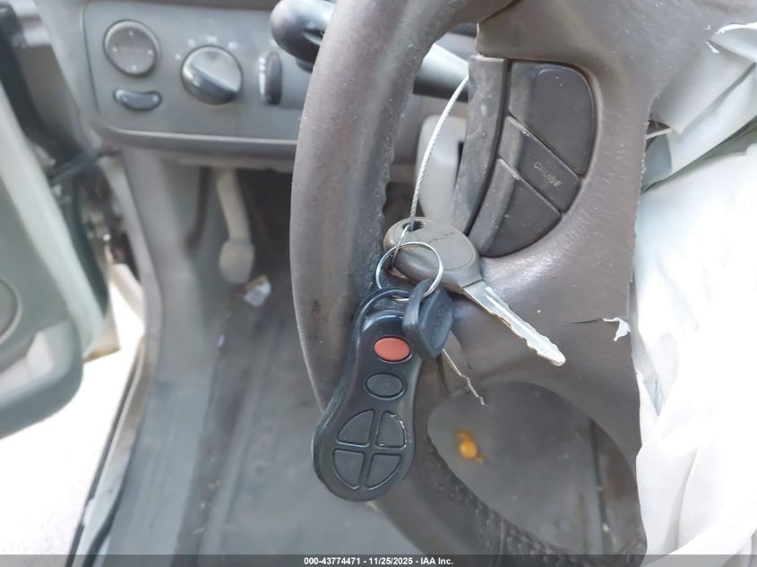 2003 Chrysler Town & Country Limited VIN: 2C8GP64L13R136616 Lot: 43774471