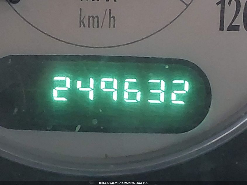 2003 Chrysler Town & Country Limited VIN: 2C8GP64L13R136616 Lot: 43774471