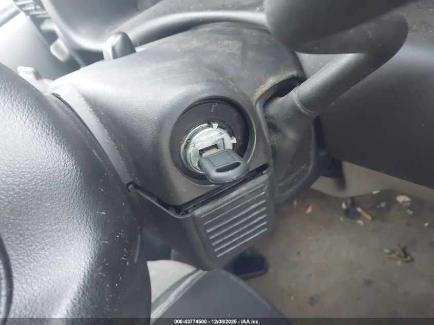 2004 Pontiac Montana M16 W/1Sa Pkg. VIN: 1GMDX03E44D163135 Lot: 43774500