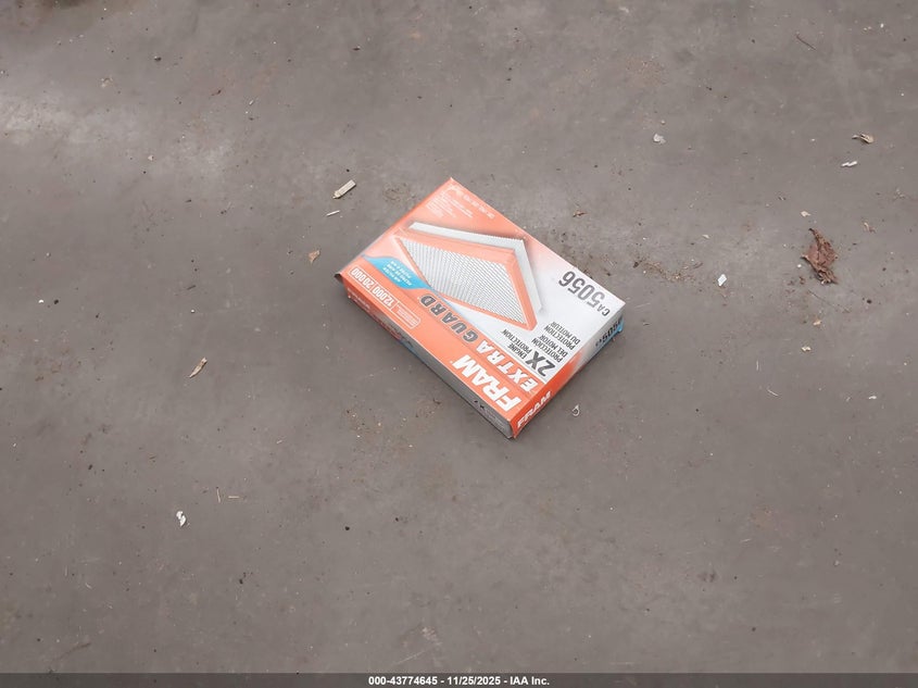 2003 Mercury Grand Marquis Ls VIN: 2MEHM75W33X692272 Lot: 43774645