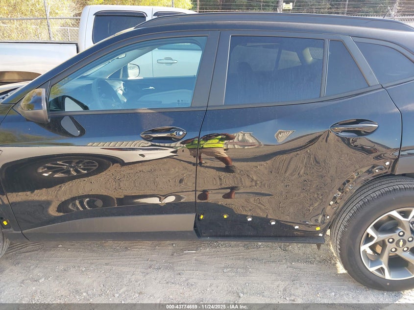 2025 Chevrolet Trax Fwd Lt VIN: KL77LHEPXSC180337 Lot: 43774659