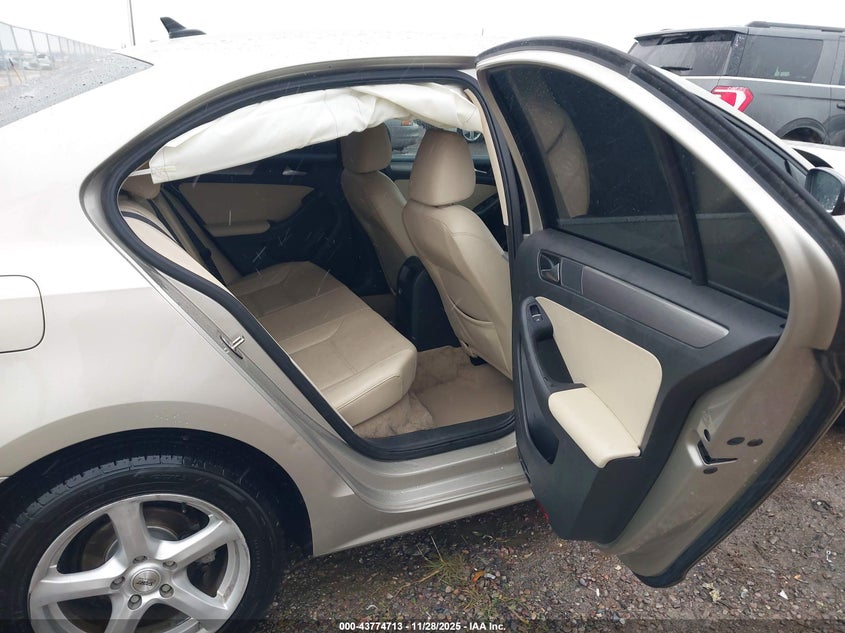 2015 Volkswagen Jetta 2.0L Tdi Se VIN: 3VWLA7AJ7FM299676 Lot: 43774713