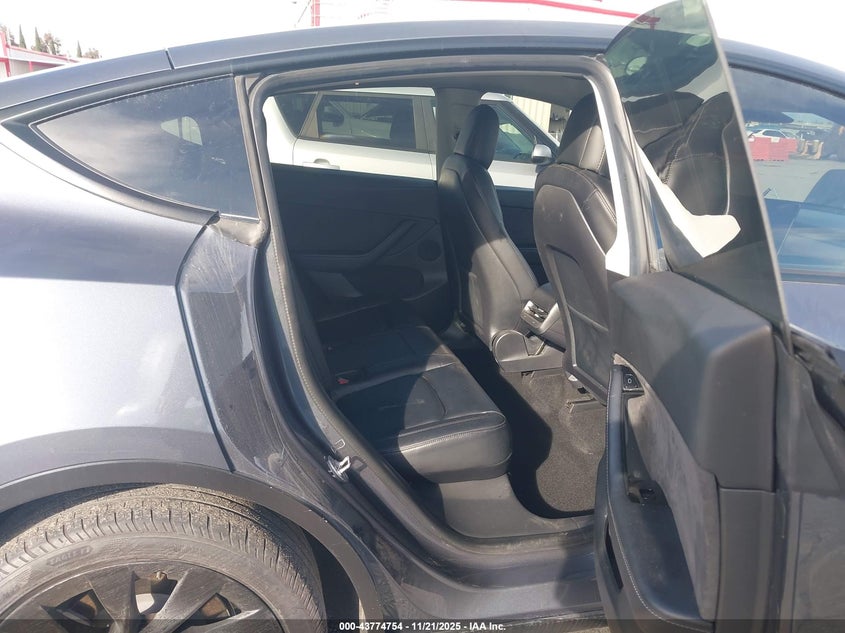 2020 Tesla Model Y Long Range Dual Motor All-Wheel Drive VIN: 5YJYGDEE6LF053141 Lot: 43774754