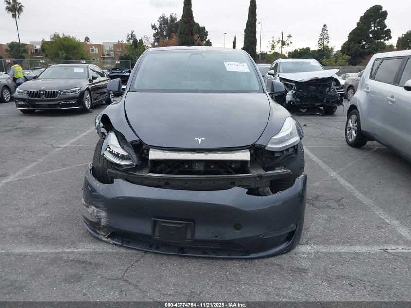 2020 Tesla Model Y Long Range Dual Motor All-Wheel Drive VIN: 5YJYGDEE6LF053141 Lot: 43774754