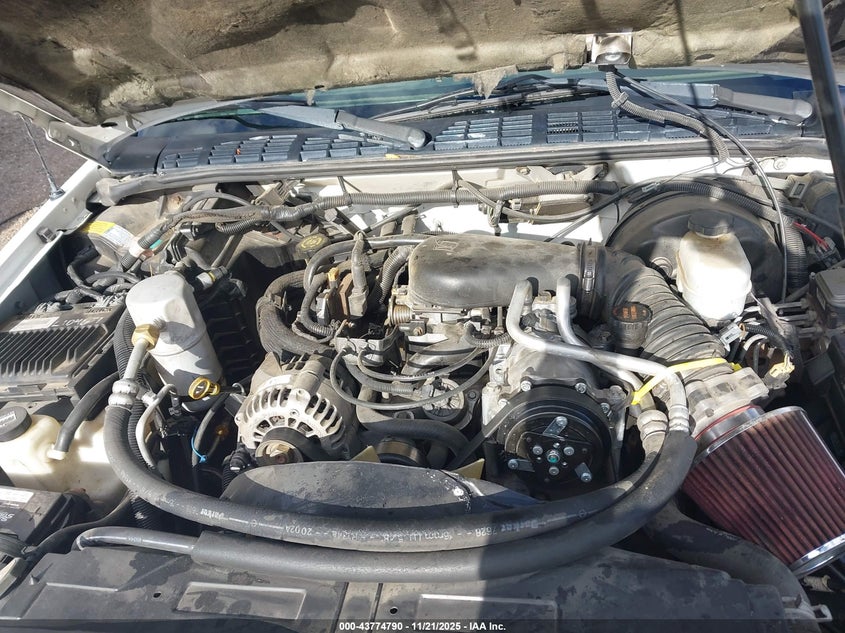 2000 Chevrolet Blazer Ls VIN: 1GNCT18W9YK112371 Lot: 43774790