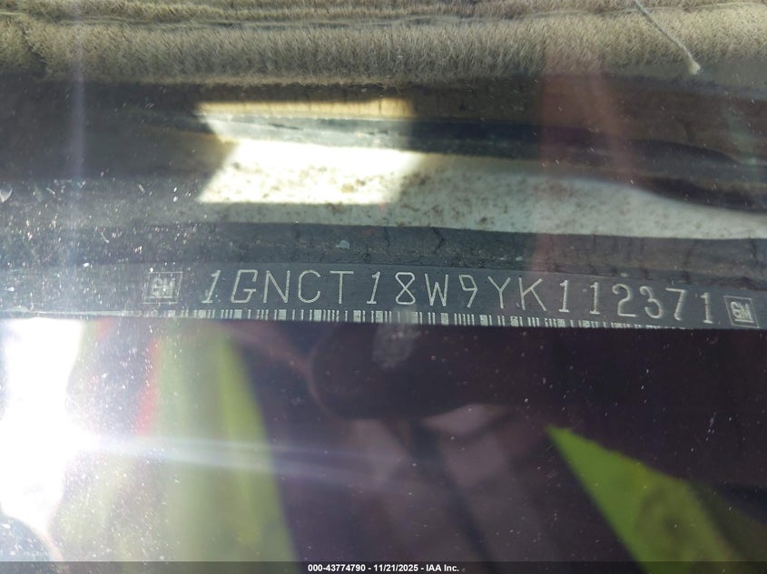 2000 Chevrolet Blazer Ls VIN: 1GNCT18W9YK112371 Lot: 43774790