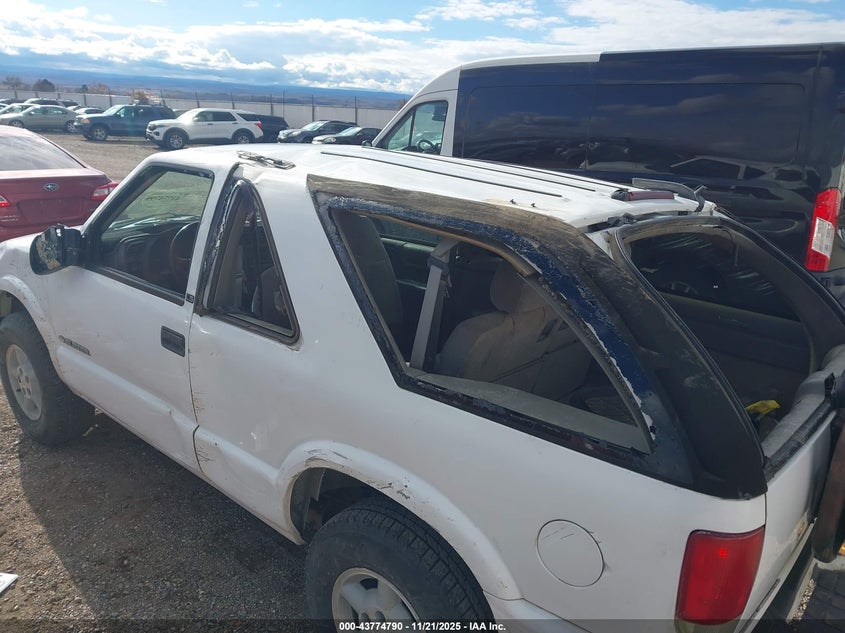 2000 Chevrolet Blazer Ls VIN: 1GNCT18W9YK112371 Lot: 43774790