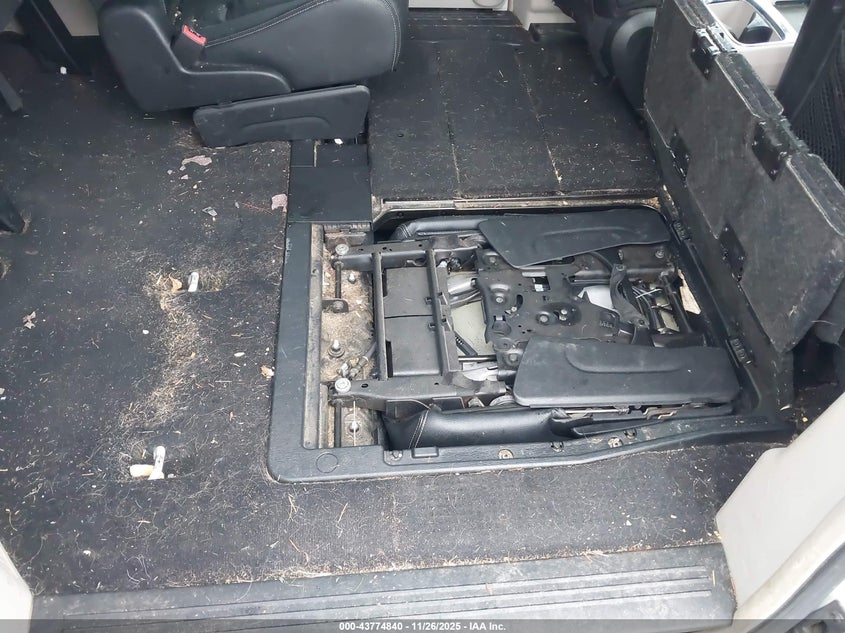 2016 Chrysler Town & Country Touring VIN: 2C4RC1BG5GR156999 Lot: 43774840