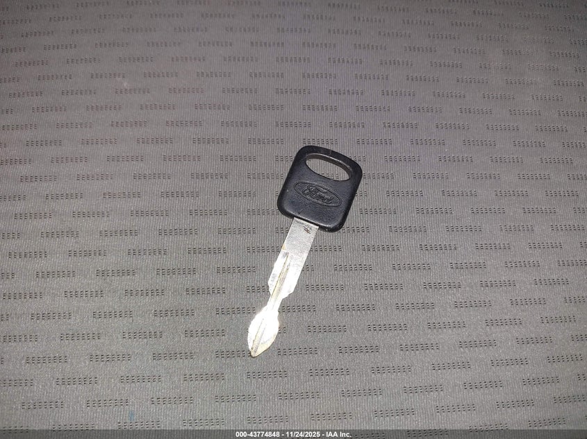 2013 Ford E-350 Super Duty Xlt VIN: 1FBNE3BL5DDA50153 Lot: 43774848