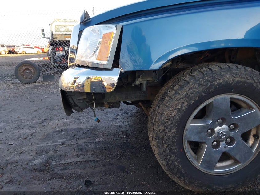 2005 Dodge Dakota Slt VIN: 1D7HW48N25S152355 Lot: 43774882