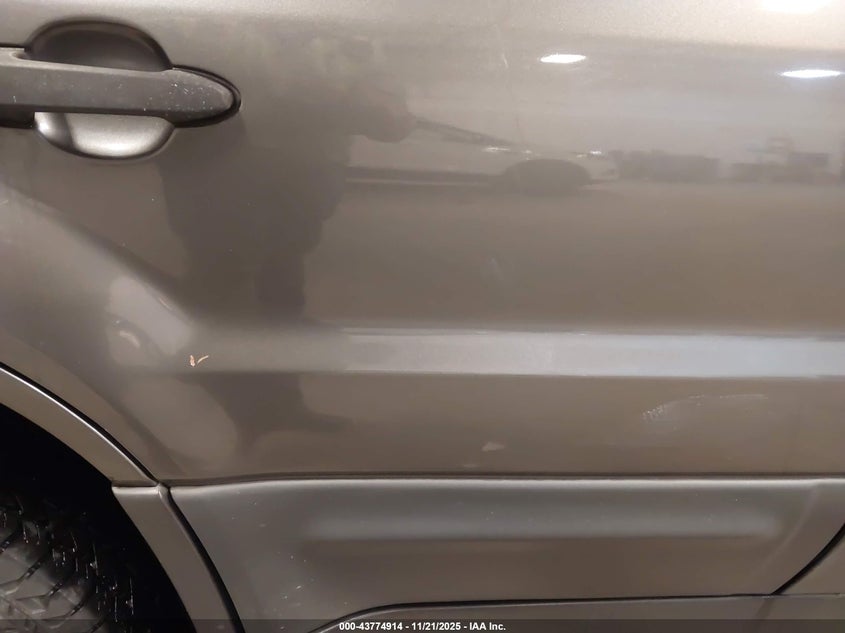 2004 Ford Escape Xlt VIN: 1FMYU93104DA07525 Lot: 43774914