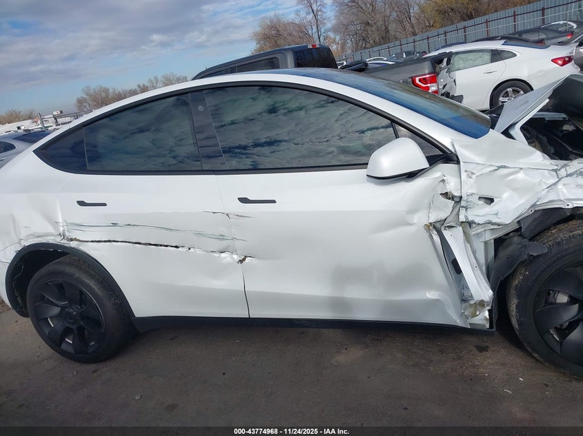2021 Tesla Model Y Long Range Dual Motor All-Wheel Drive VIN: 5YJYGDEE6MF240929 Lot: 43774968