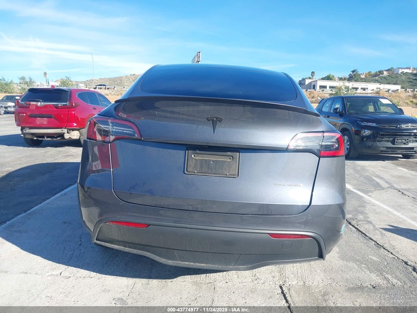2024 Tesla Model Y Long Range Dual Motor All-Wheel Drive VIN: 7SAYGDEE0RA216715 Lot: 43774977
