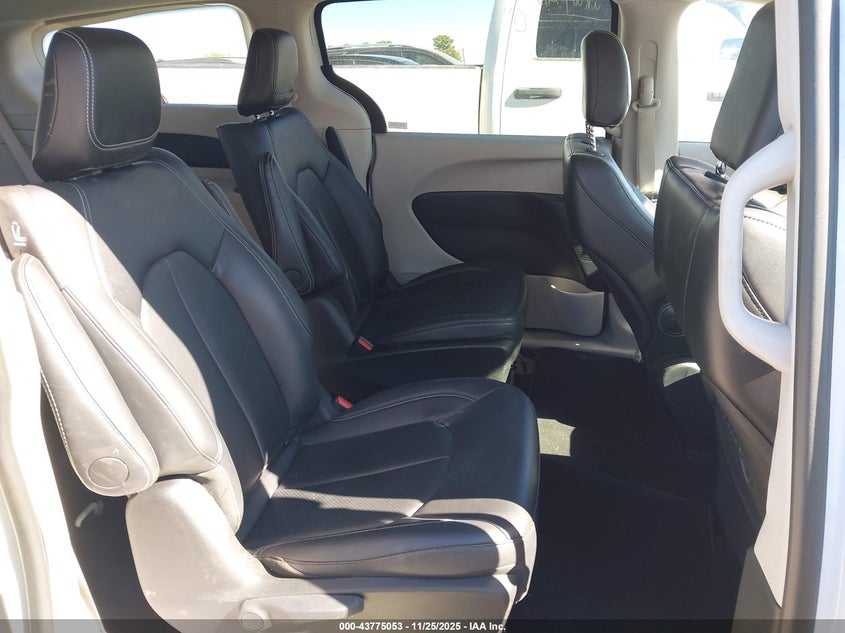 2024 Chrysler Pacifica Hybrid Select VIN: 2C4RC1S76RR117955 Lot: 43775053