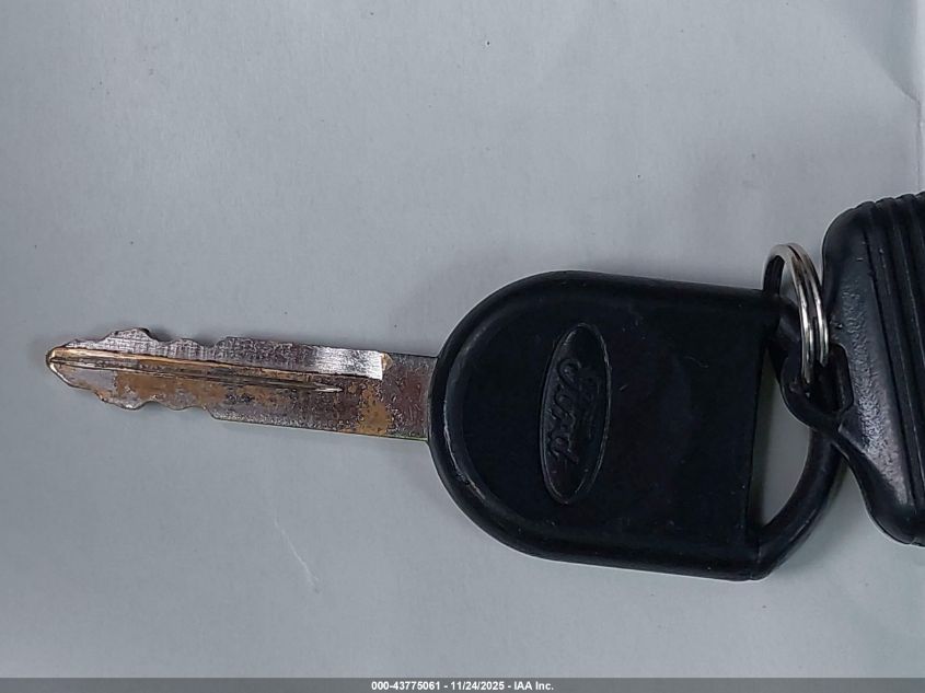 2009 Ford Focus VIN: 1FAHT35N89W258111 Lot: 43775061