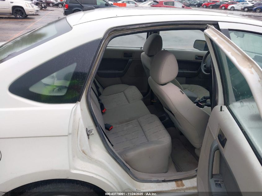 2009 Ford Focus VIN: 1FAHT35N89W258111 Lot: 43775061