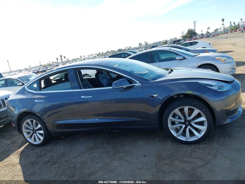 2018 Tesla Model 3 Long Range/Mid Range VIN: 5YJ3E1EA3JF036743 Lot: 43775096