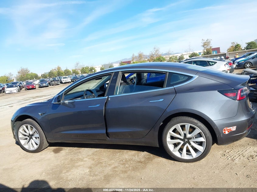 2018 Tesla Model 3 Long Range/Mid Range VIN: 5YJ3E1EA3JF036743 Lot: 43775096