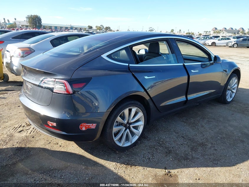 5YJ3E1EA3JF036743 2018 TESLA MODEL 3 photo no. 4