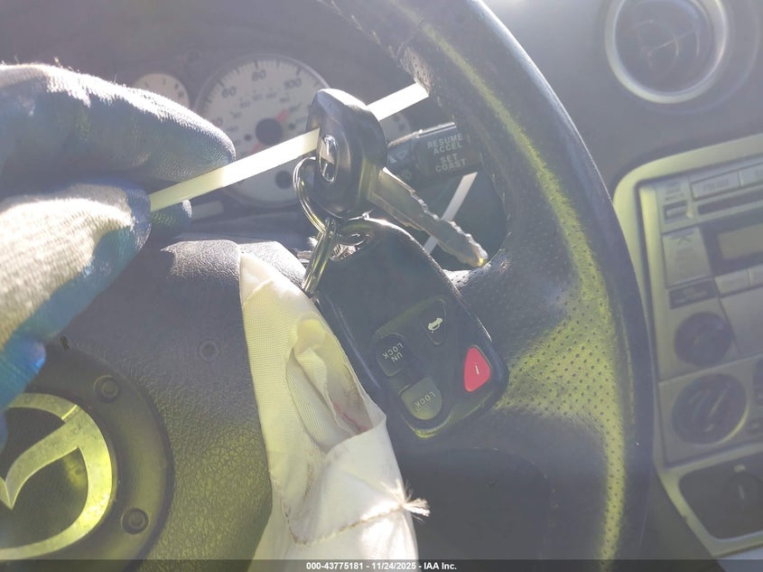 2004 Mazda Mx-5 Miata Ls VIN: JM1NB353X40400769 Lot: 43775181