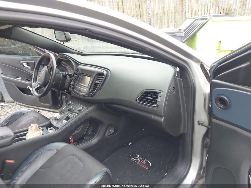 1C3CCCBB2FN723515 2015 CHRYSLER 200 photo no. 5