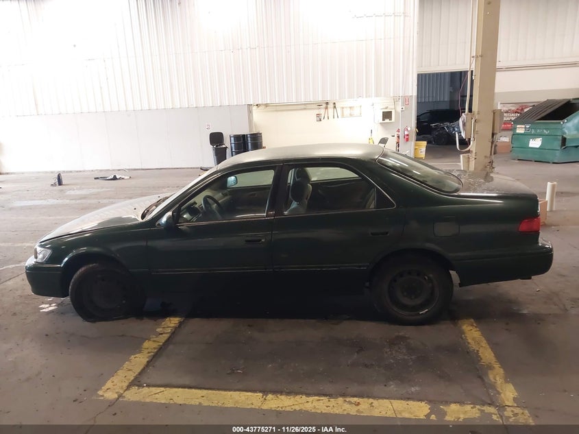 2000 Toyota Camry Le VIN: JT2BG22K7Y0472571 Lot: 43775271