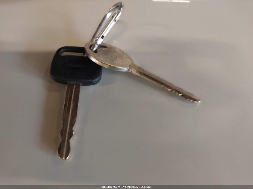 2000 Toyota Camry Le VIN: JT2BG22K7Y0472571 Lot: 43775271