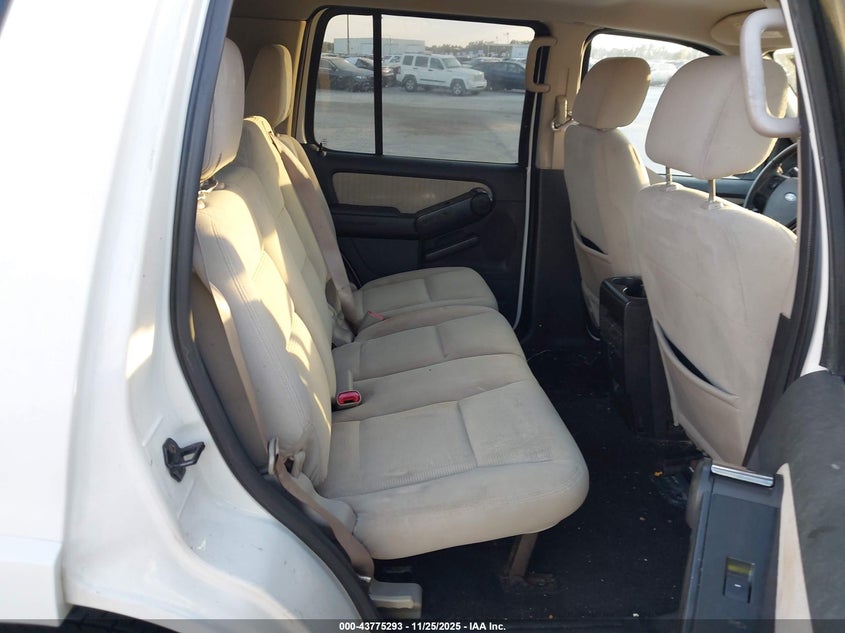 2008 Ford Explorer Xlt VIN: 1FMEU63E38UB28706 Lot: 43775293